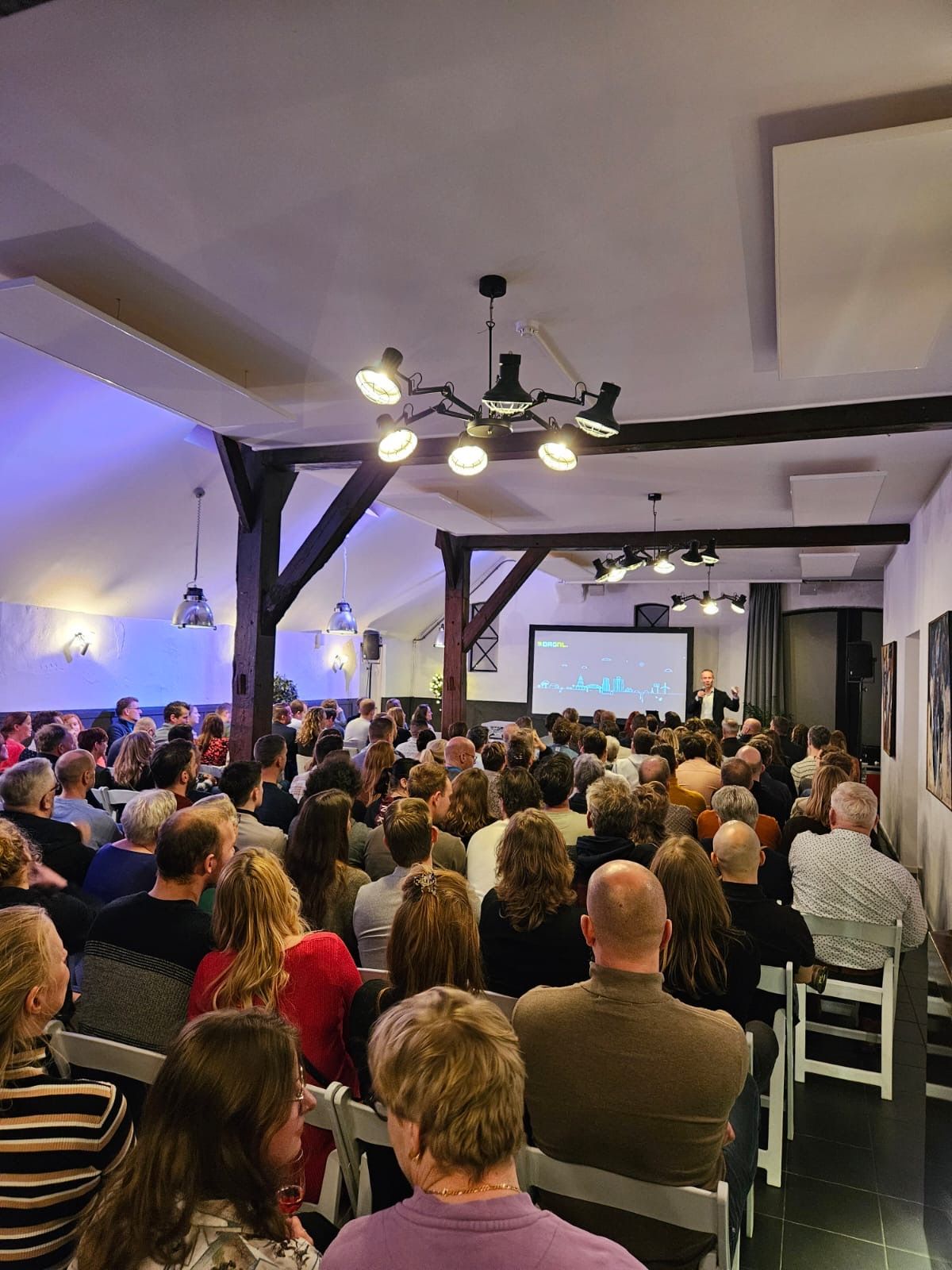 DAGNL jaarlijkse kick-off bij de Bronckhorsthoeve, de speerpunten worden gepresenteerd voor een volle zaal